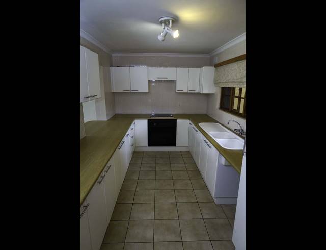 2 BEDROOM SIMPLEX RENTED IN BOTHAS HILL